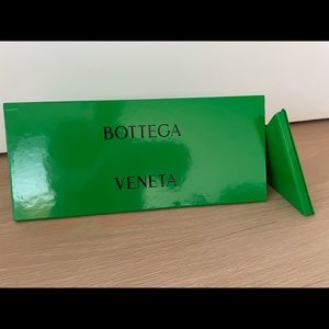 Bottega Veneta triangle shaped box 📦